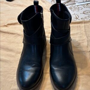 Tommy Hilfiger Black Leather Boots with Logo Accent
